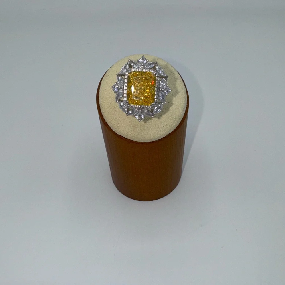 18k 4ct Radiant Canary Ring - Picture 10 of 12